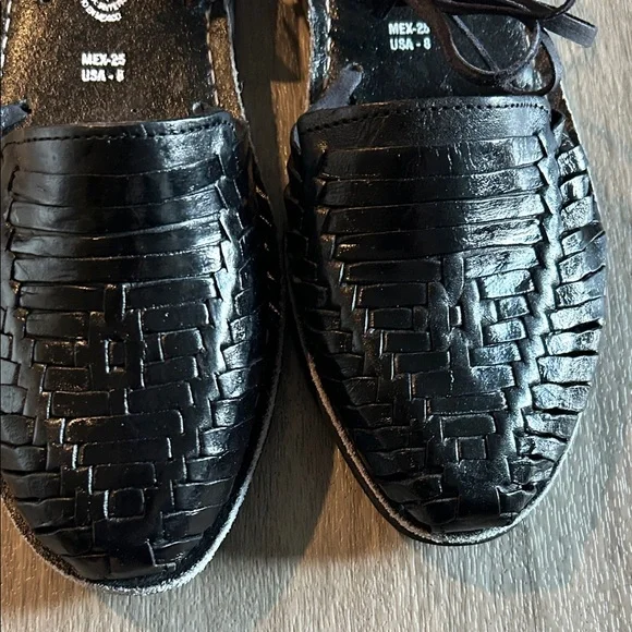 Black Leather Women Sandals - Picture 2 of 8